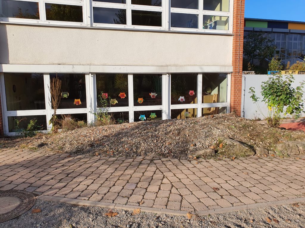 Pflegeeinsatz naturnaher Schulhof Mittelschule Dietenhofen